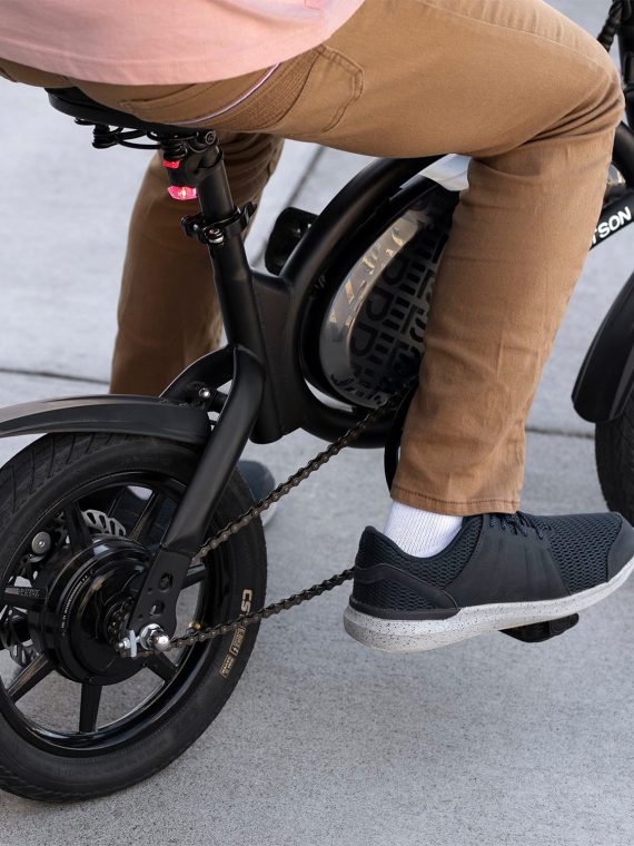 Jetson Bolt Pro 2025 – Vélo électrique noir – Autonomie maximale de 48 km et vitesse maximale de 25 km/h