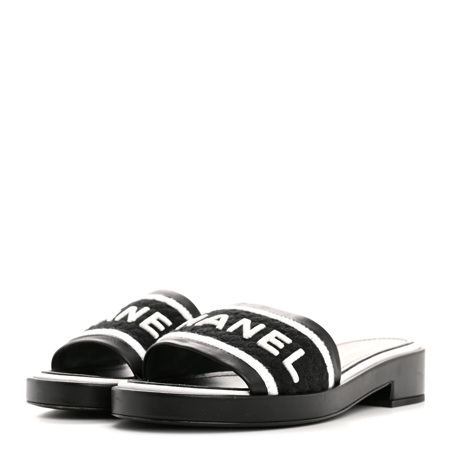 Lambskin Embroidered CC Mule Sandal 40 Black White