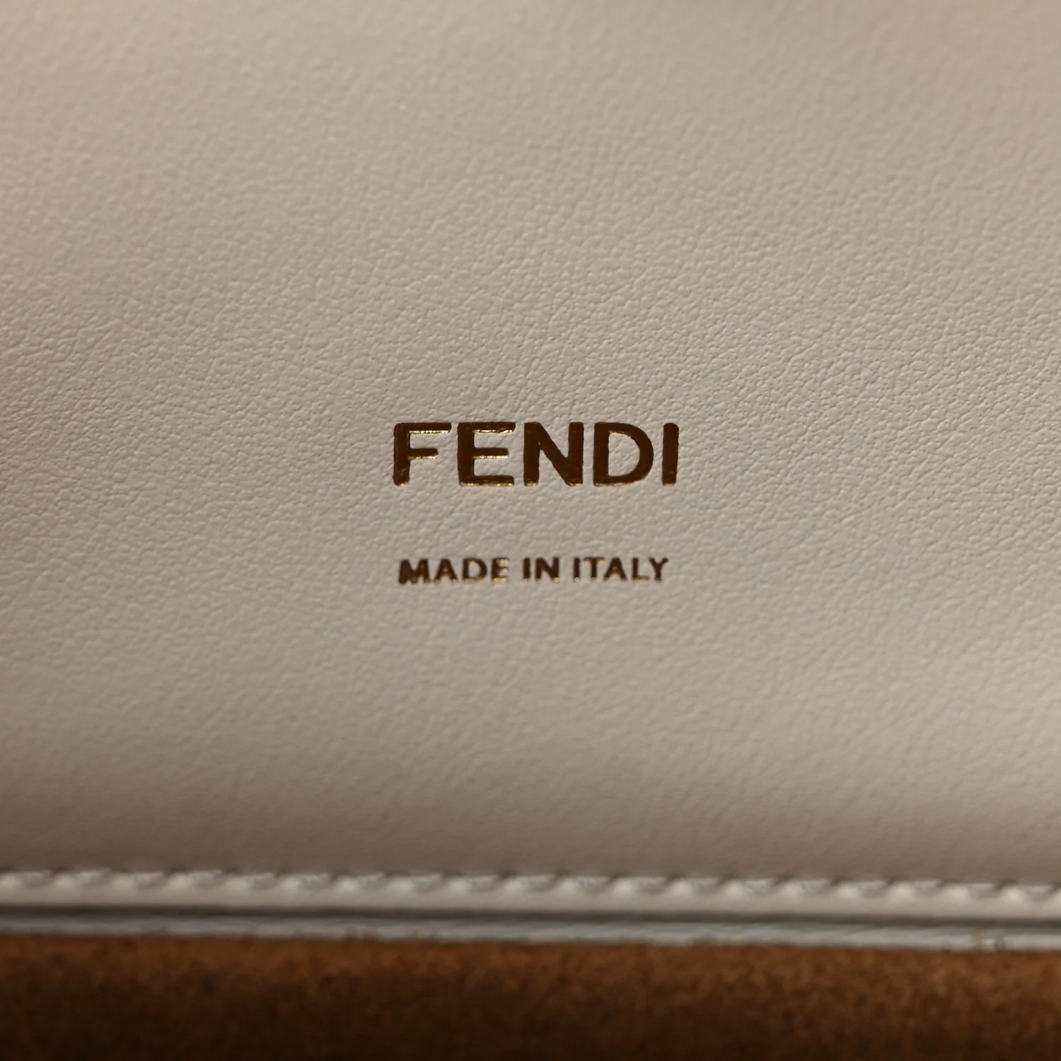 Agnello Old Shine F is Fendi Kan U Shoulder Bag White