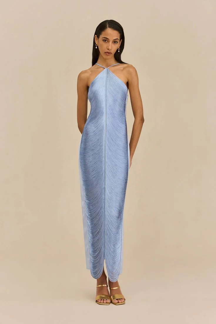 Robe longue élégante pour femme avec col sophistiqué et fente