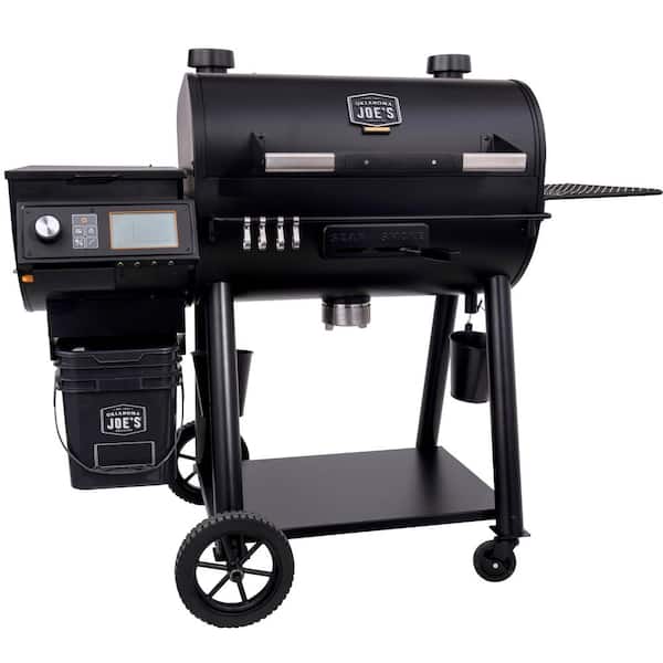 Rider 900 DLX Pellet Grill and Smoker in Black with 906 sq. in. Cooking Space-Instock