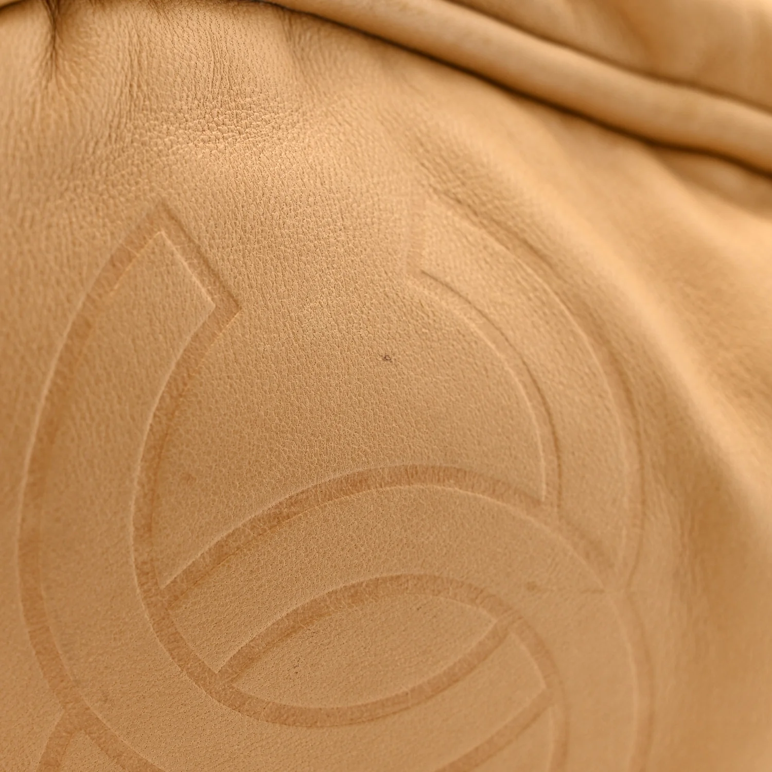 Lambskin Large Ultimate Soft Tote Beige