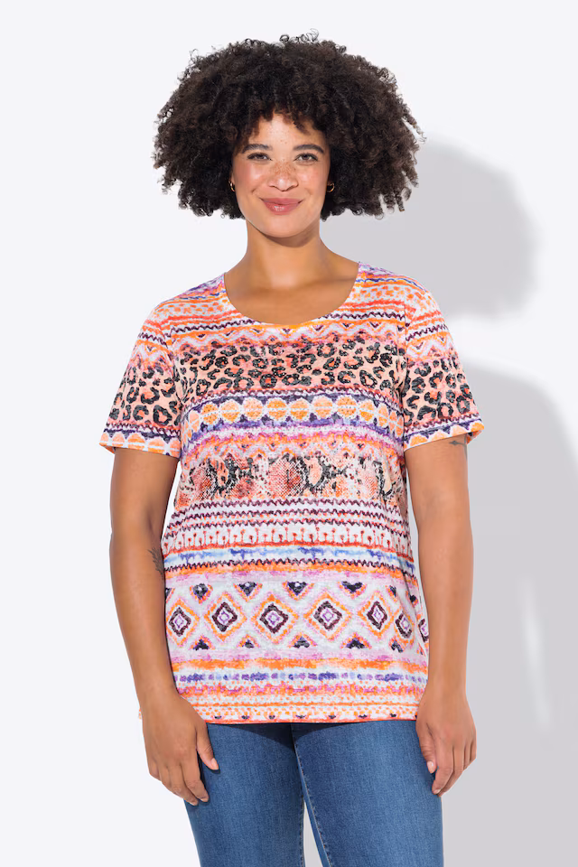 T-shirt with decorative stripes and half sleeves