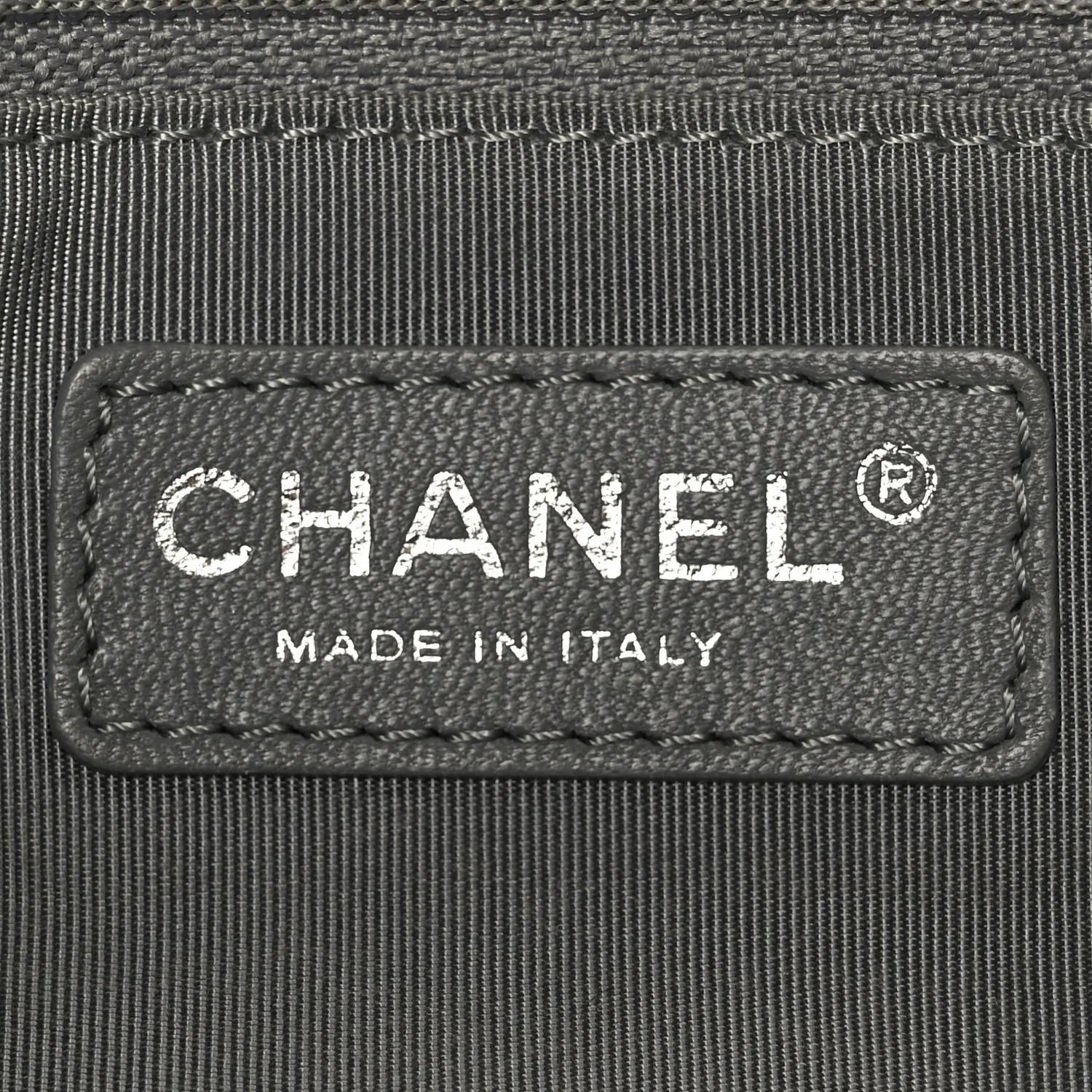 Caviar Quilted Medium French Riviera Flap Light Grey