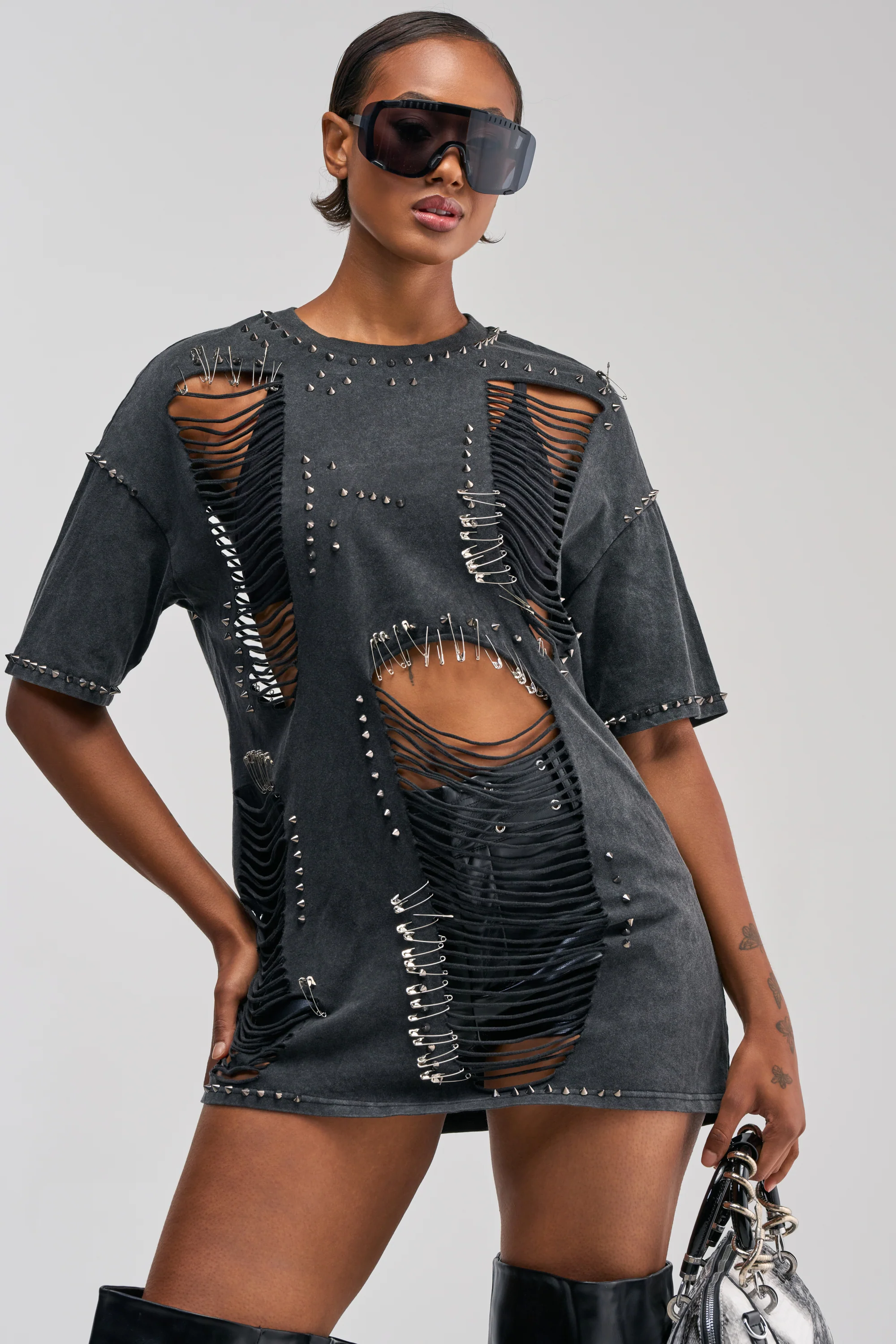 MARGOT DISTRESSED STUDDED SHORT SLEEVE TEE - Akira Store