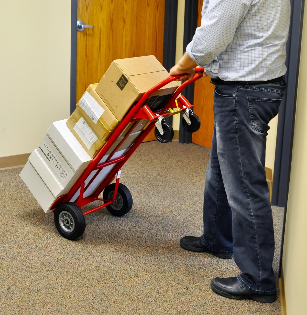 Milwaukee 600 lb. Capacity 2-in-1 Convertible Hand Truck - Image 5