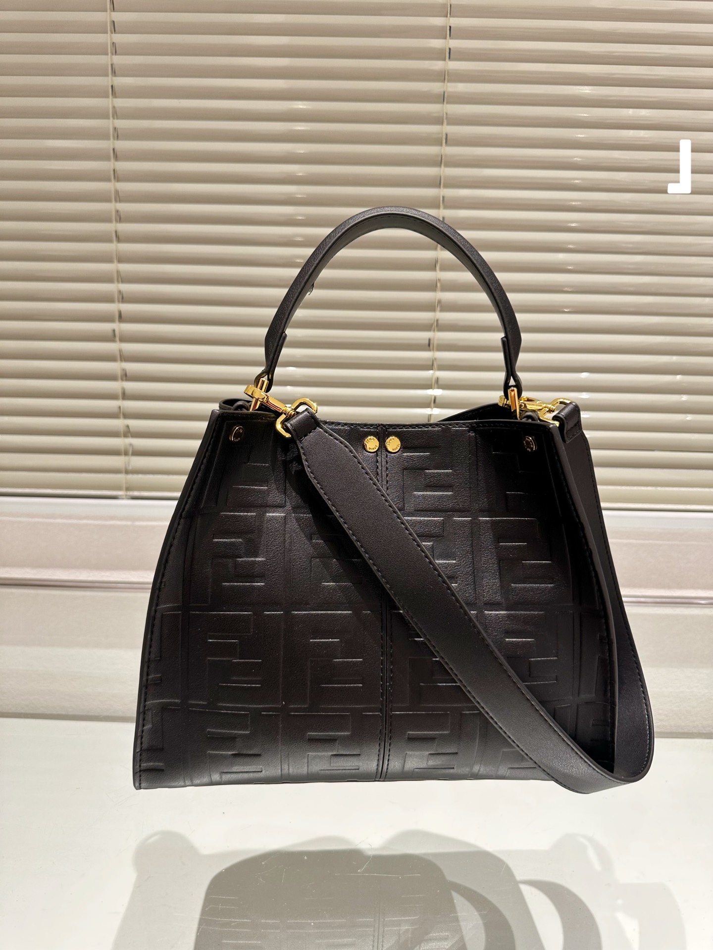 Fen new arrival PEEKABOO tote bag size; 30 * 25cm