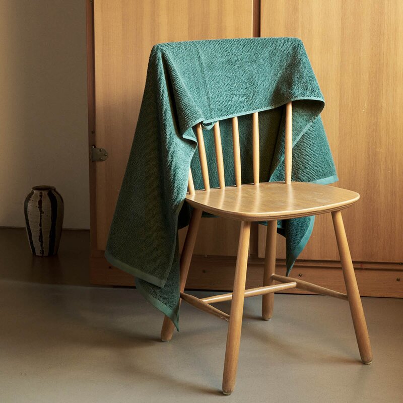 MILD badehåndkle 70x140 cm dark green