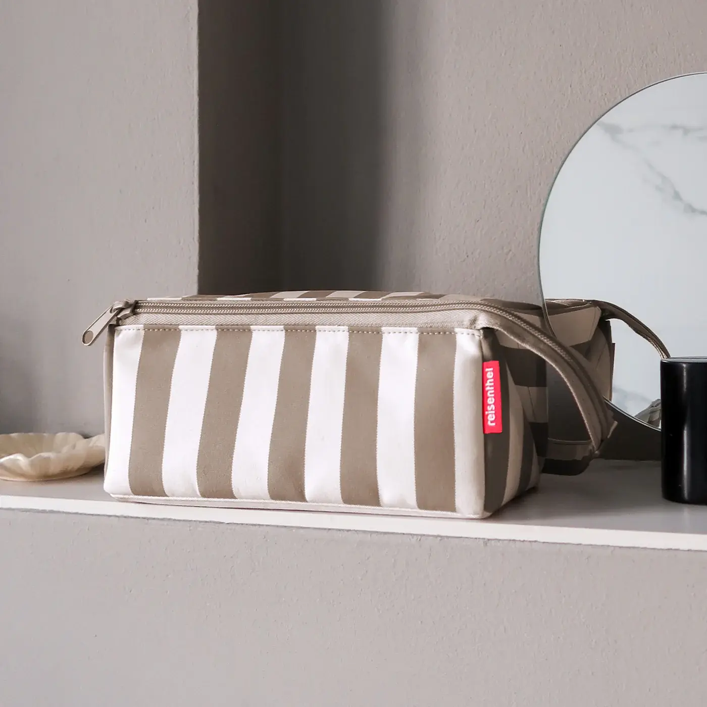 fold case summerstripes coffee