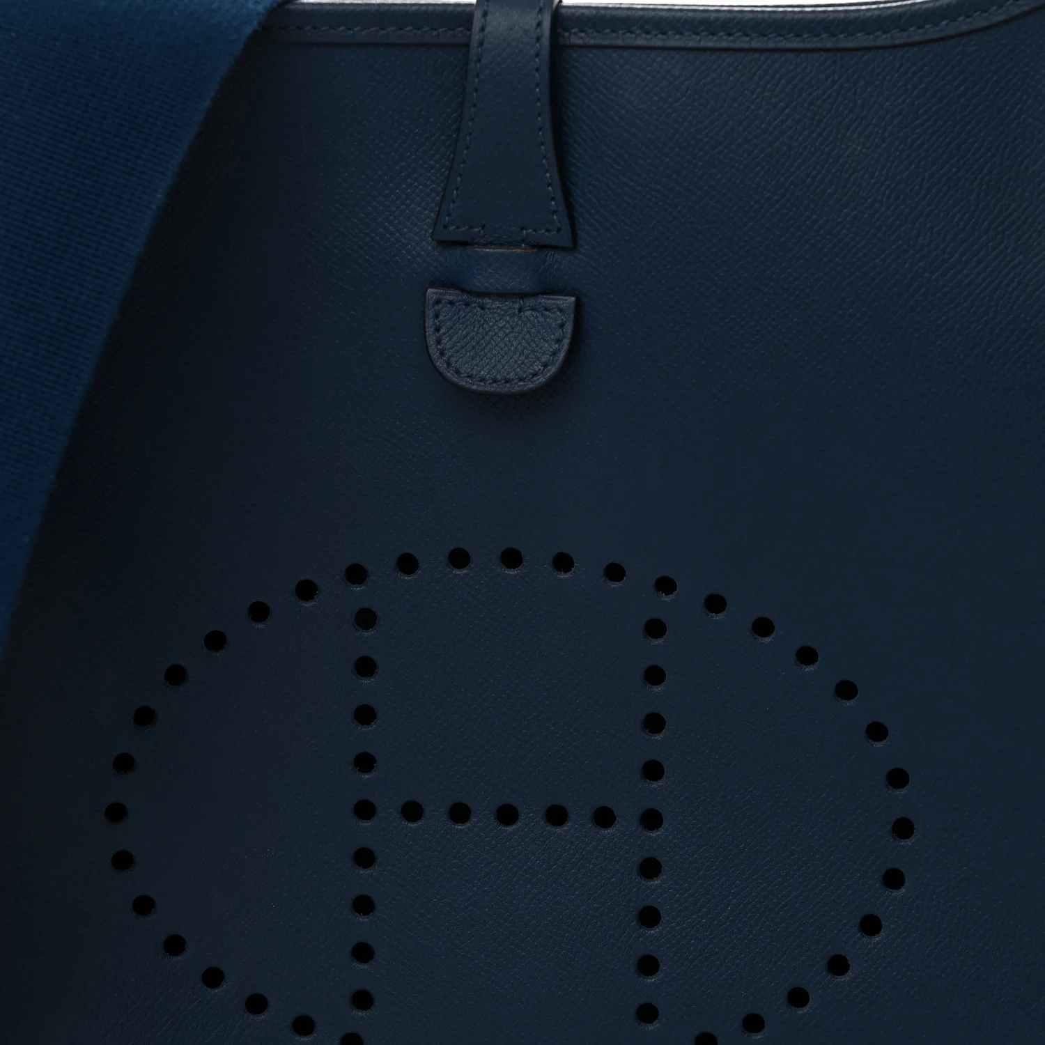 Epsom Evelyne III PM Bleu Saphir