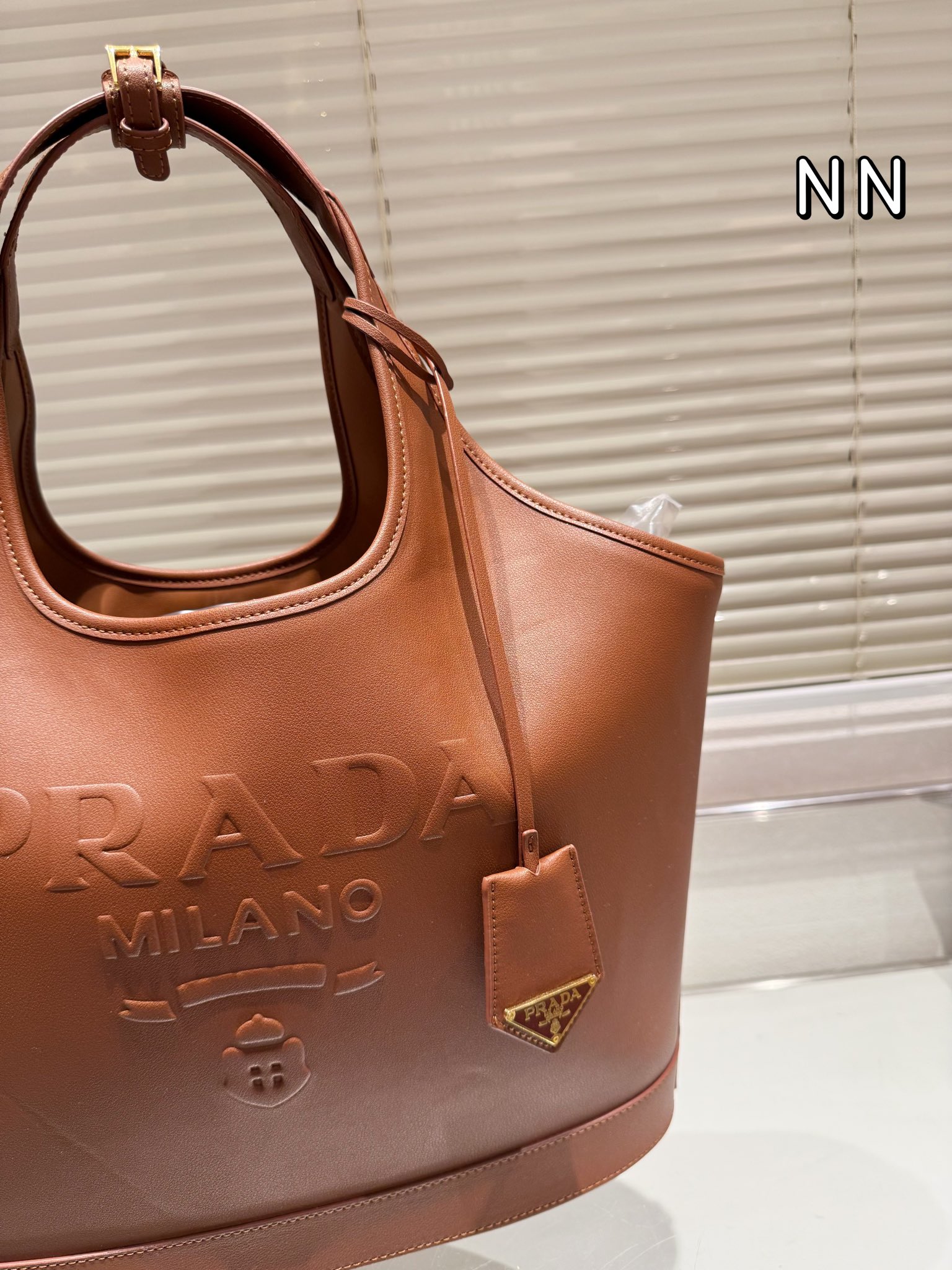 Pra new arrival tote bag size:28*22 cm