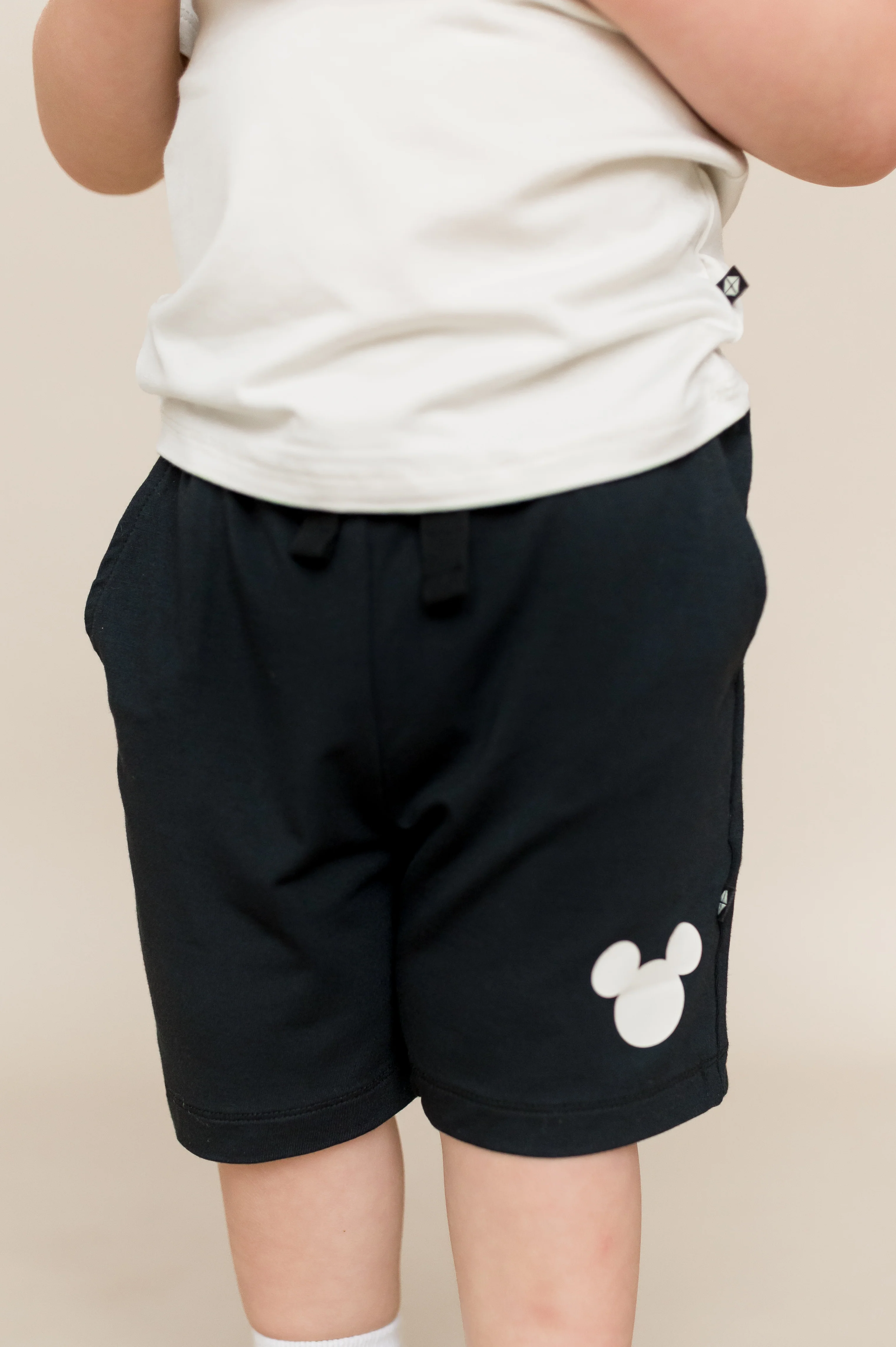 Drawstring Short in Mickey Mouse on Midnight