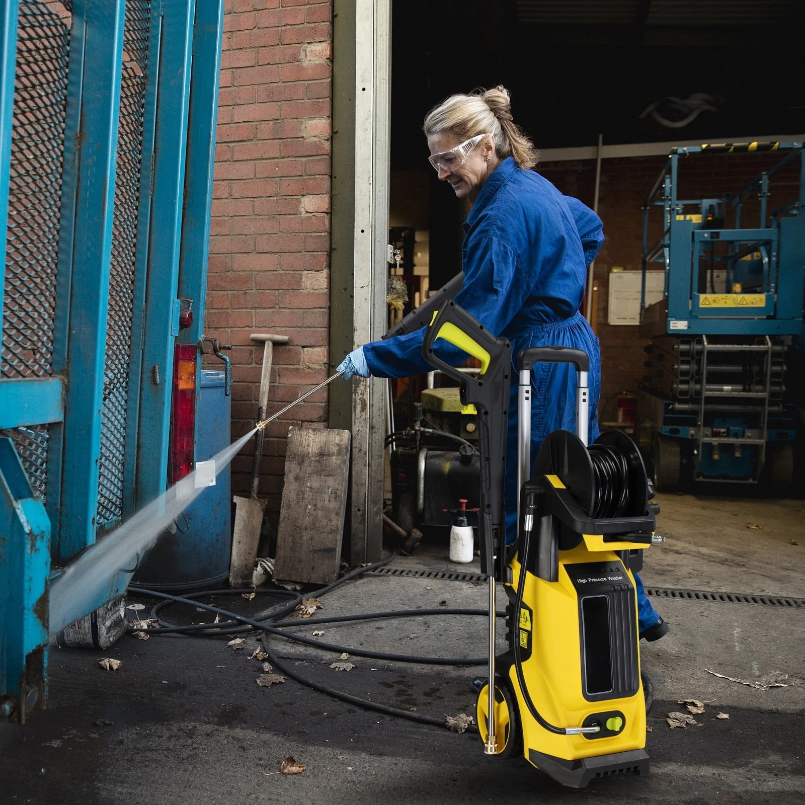 Max 3800PSI 2.6GPM Power Washer, Seizeen Electric High Pressure Washer for Outdoor Car House Garden Deck Use, Multipurpose Water Cleaner Washer w/ Foam Cannon, 4 Nozzles, Long Hose