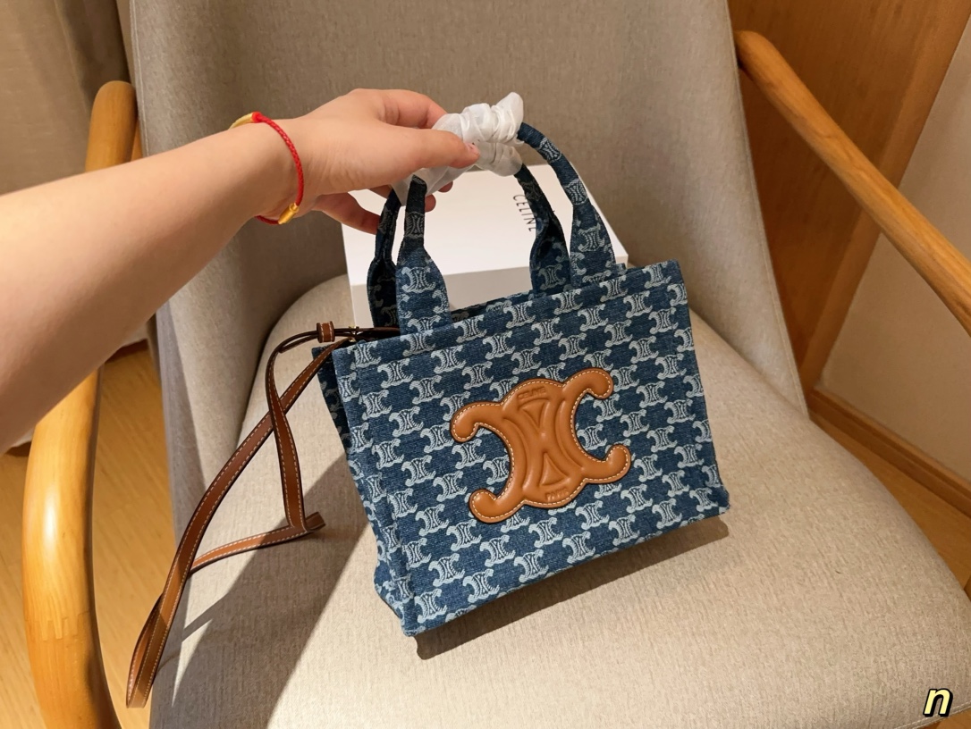ce new arrival tote bag size: 24×18×9 cm