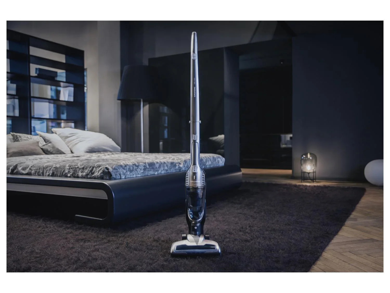 GRUNDIG Aspirateur balai et  main, 21,6 V