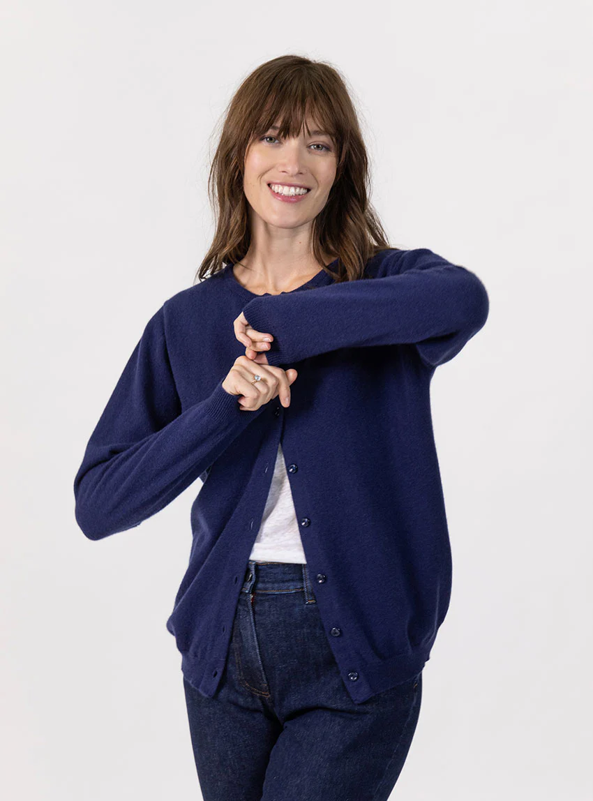 Cardigan femme en cachemire marine chic