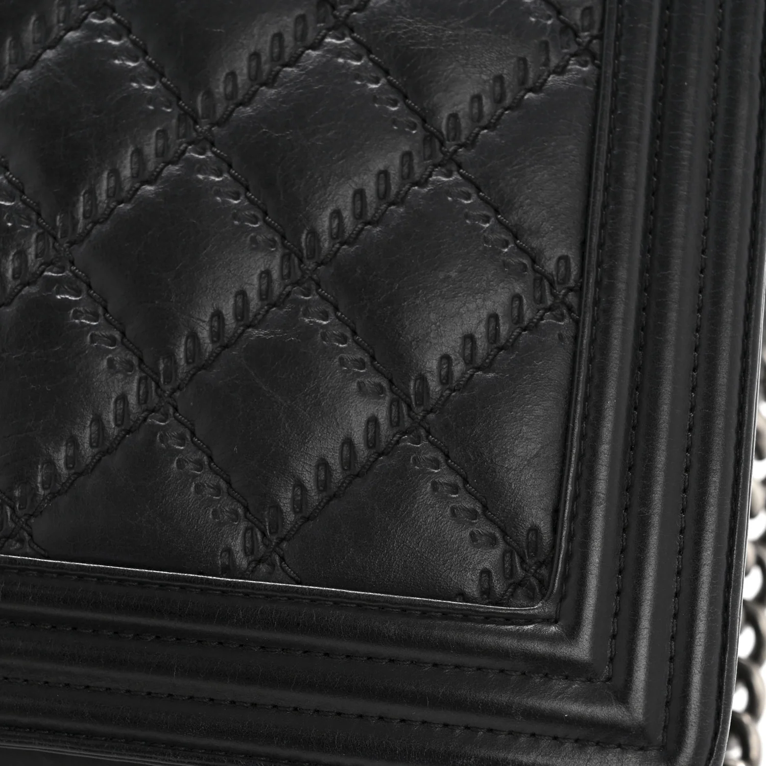 Calfskin Embossed Stitch Large Boy Flap Black