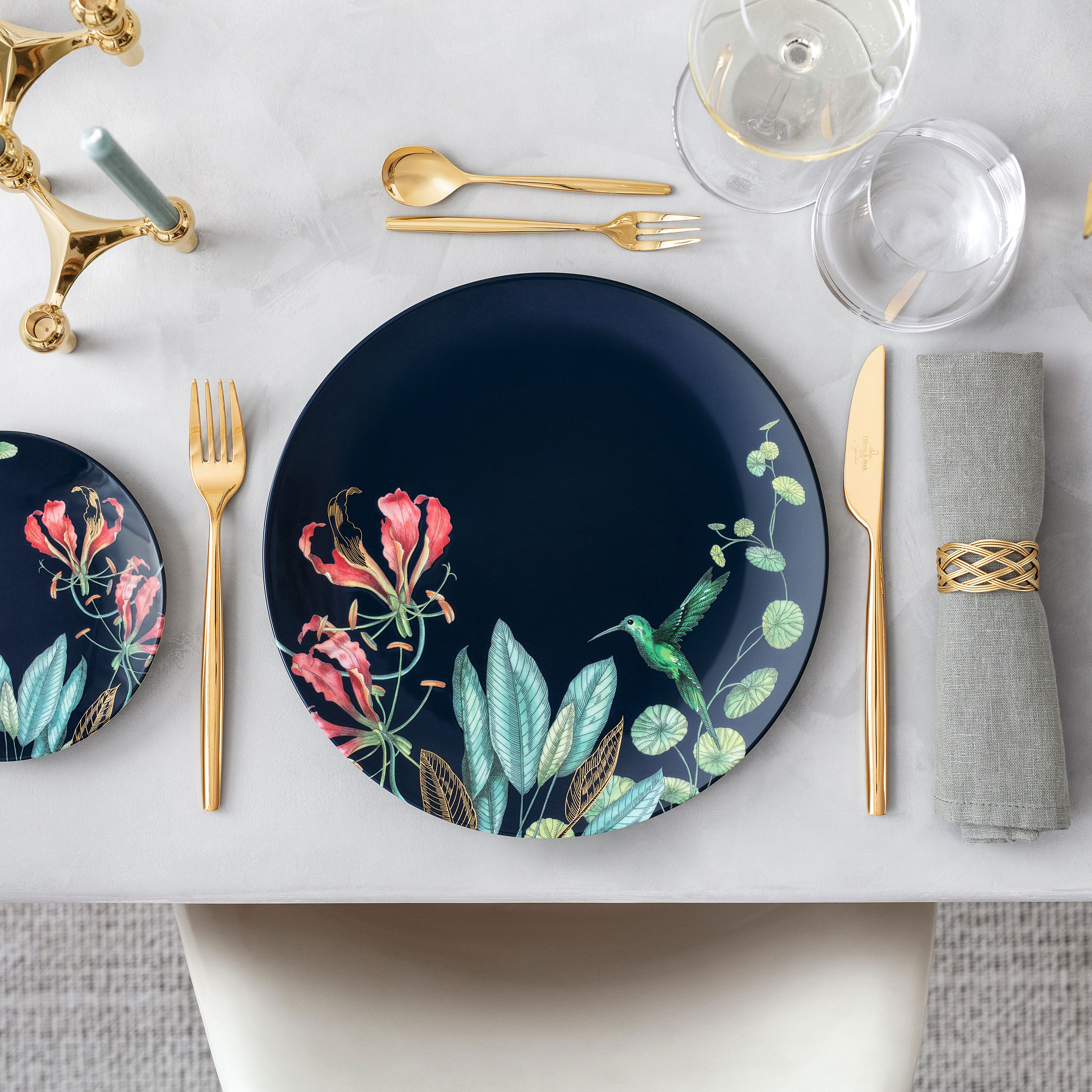 Avarua Dinner plate - Multi-colored, 10.8'', Premium Bone Porcelain