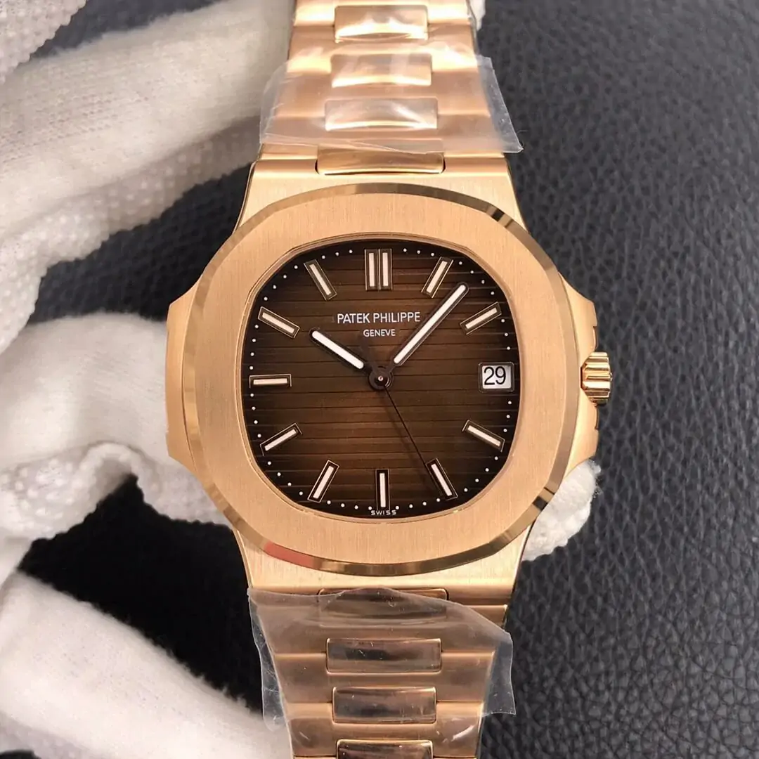 Patek Philippe Nautilus 5711 / 1R-001 3K Factory Gold Case