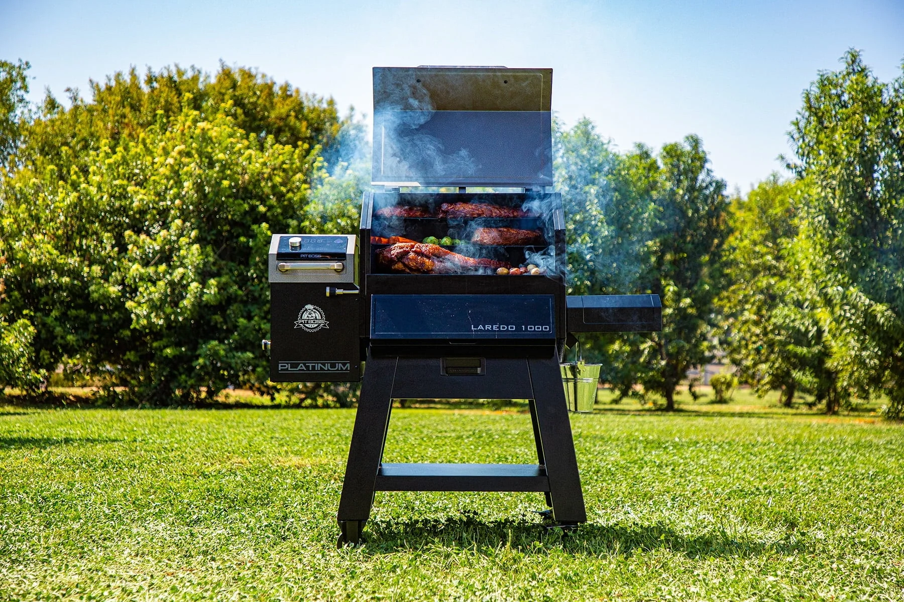 Platinum Laredo 1000 Sq. in. Wi-Fi® and Bluetooth® Enabled Wood Pellet Grill and Smoker - Image 4