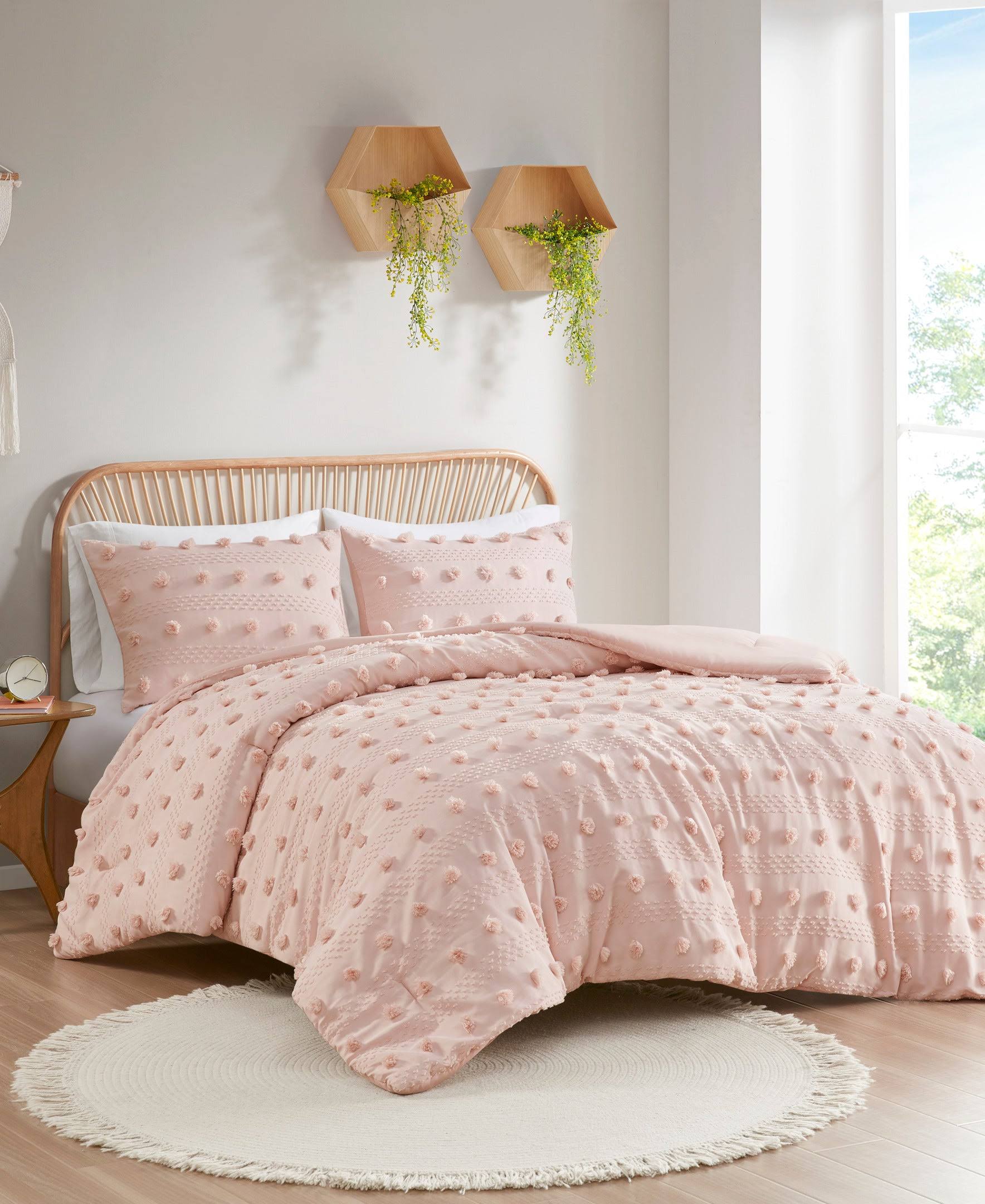 Lucy Clip Jacquard Comforter Set - Pink - Intelligent Design
