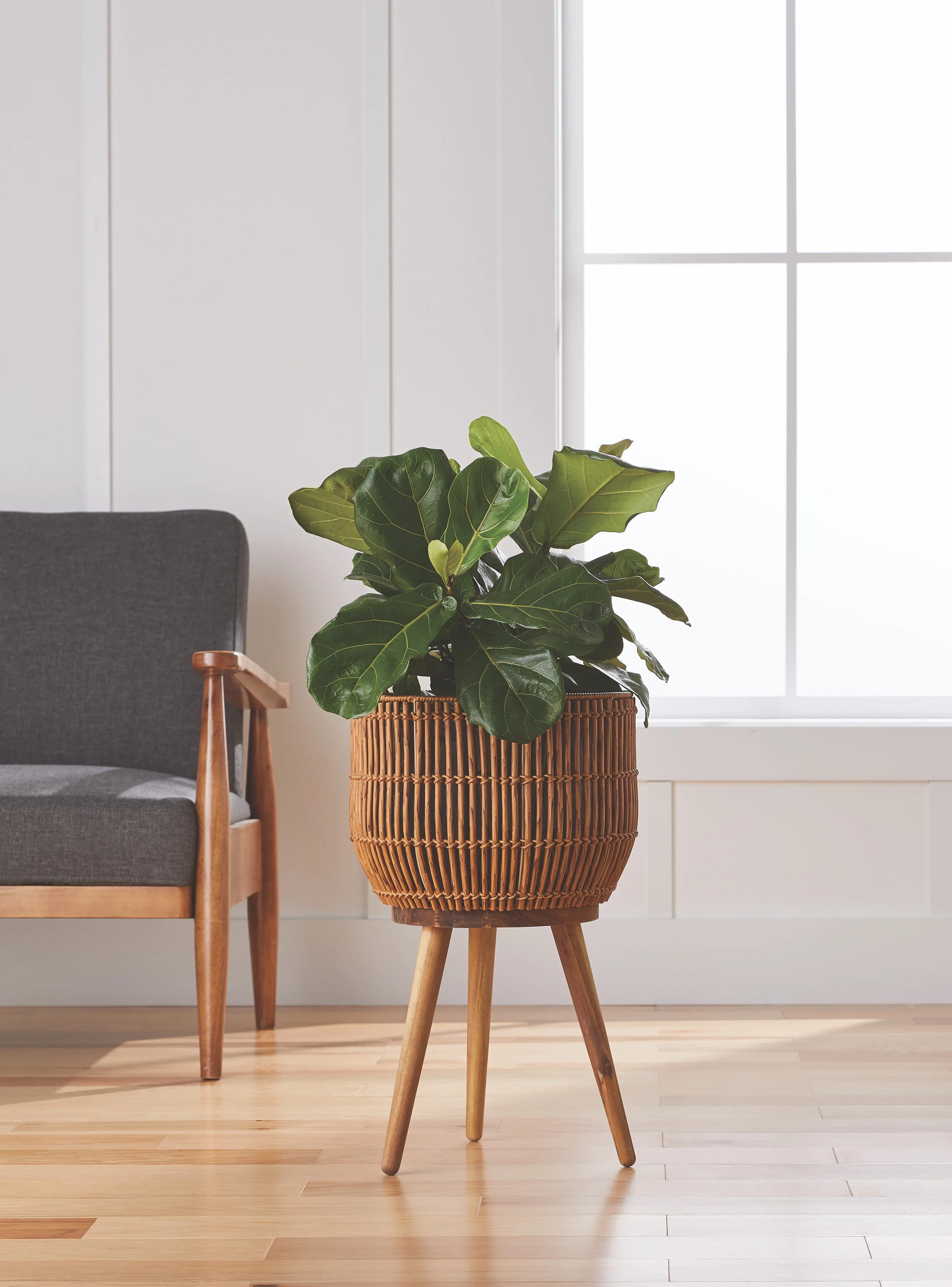 (4 pack) Better Homes & Gardens 13 Inch Round Brown Resin Rattan Planter & Stand with Acacia Wood Legs