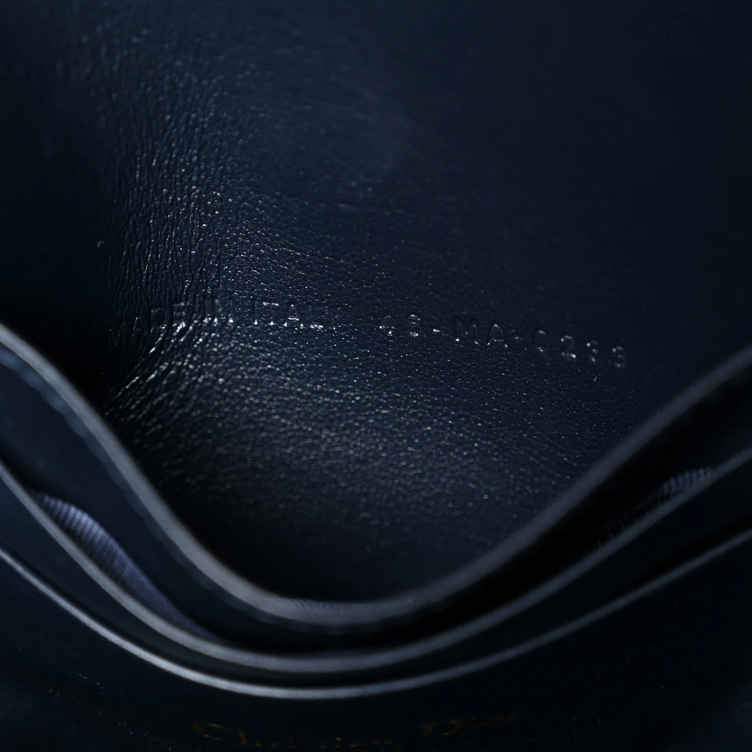 Oblique 30 Montaigne Avenue Pouch With Flap Blue