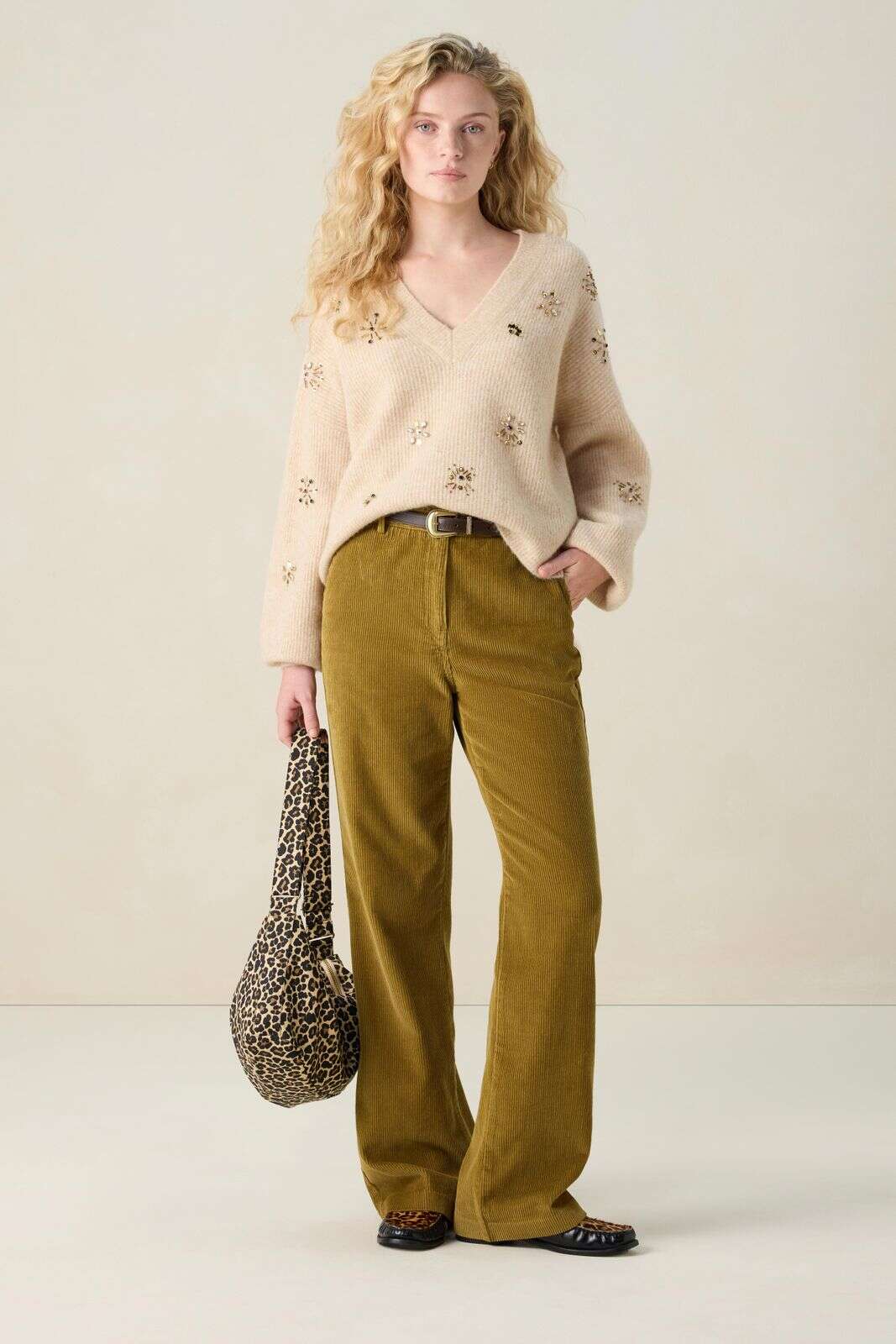 Beige trui met V-hals