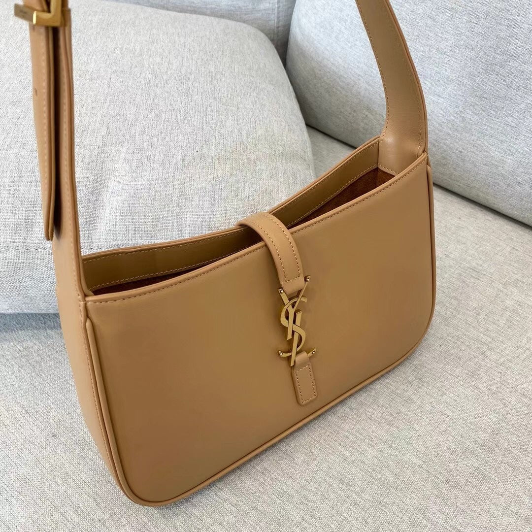 Y Le 5 A 7  Hobo Bag