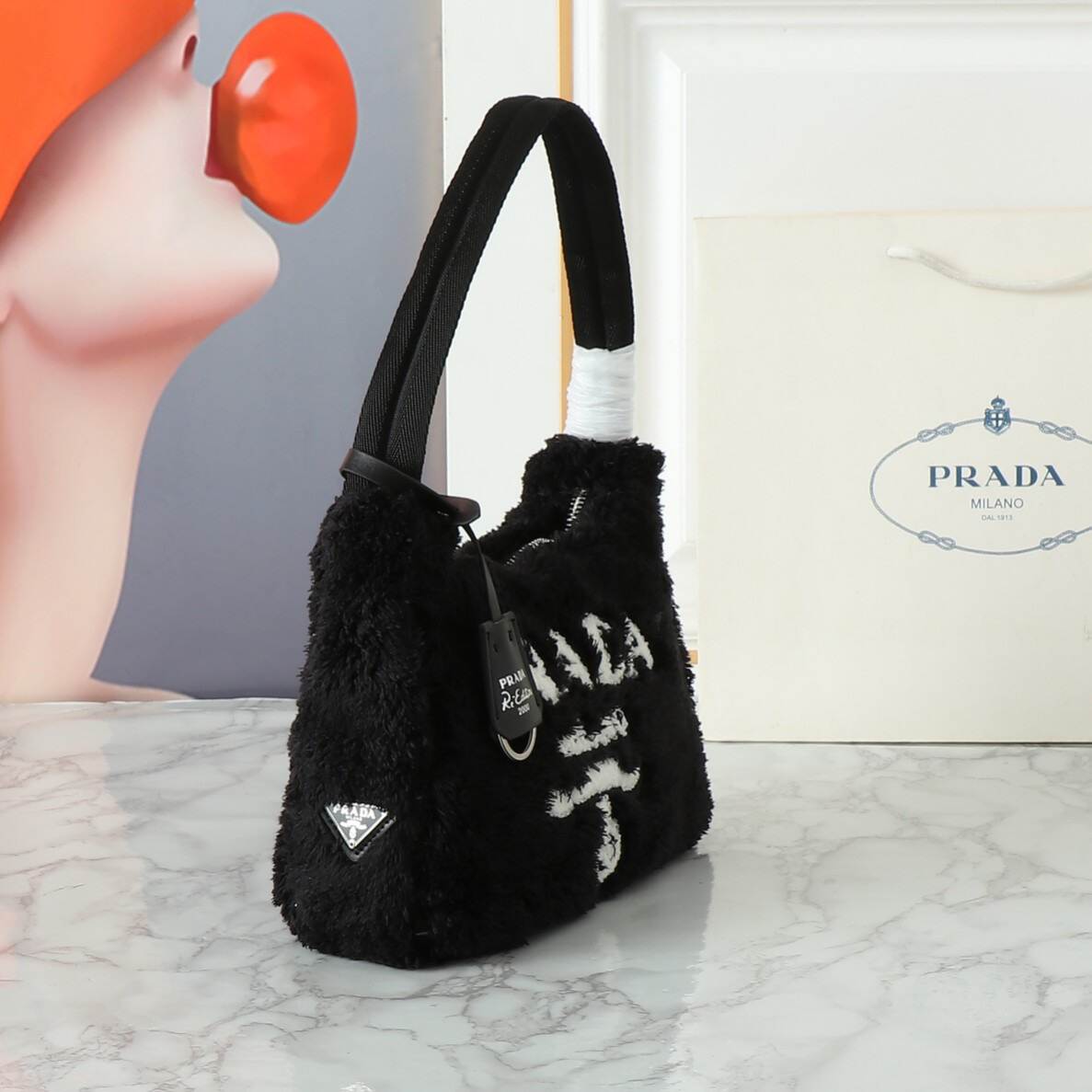 PRADA Re-Edition 2000 ソフトテリー ミニハンドバッグ ふわふわホーボーバッグ