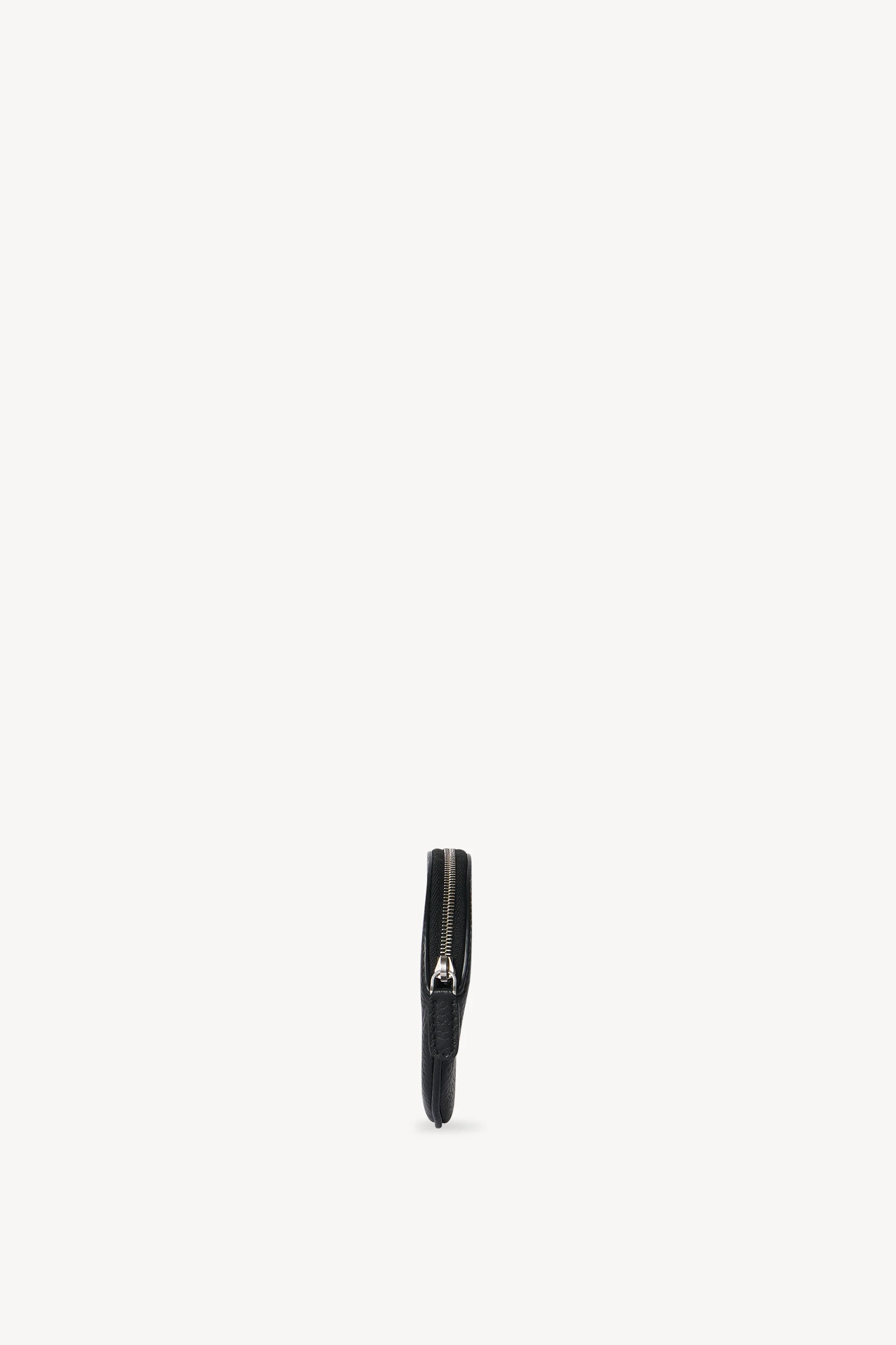Round Pouch in Leather