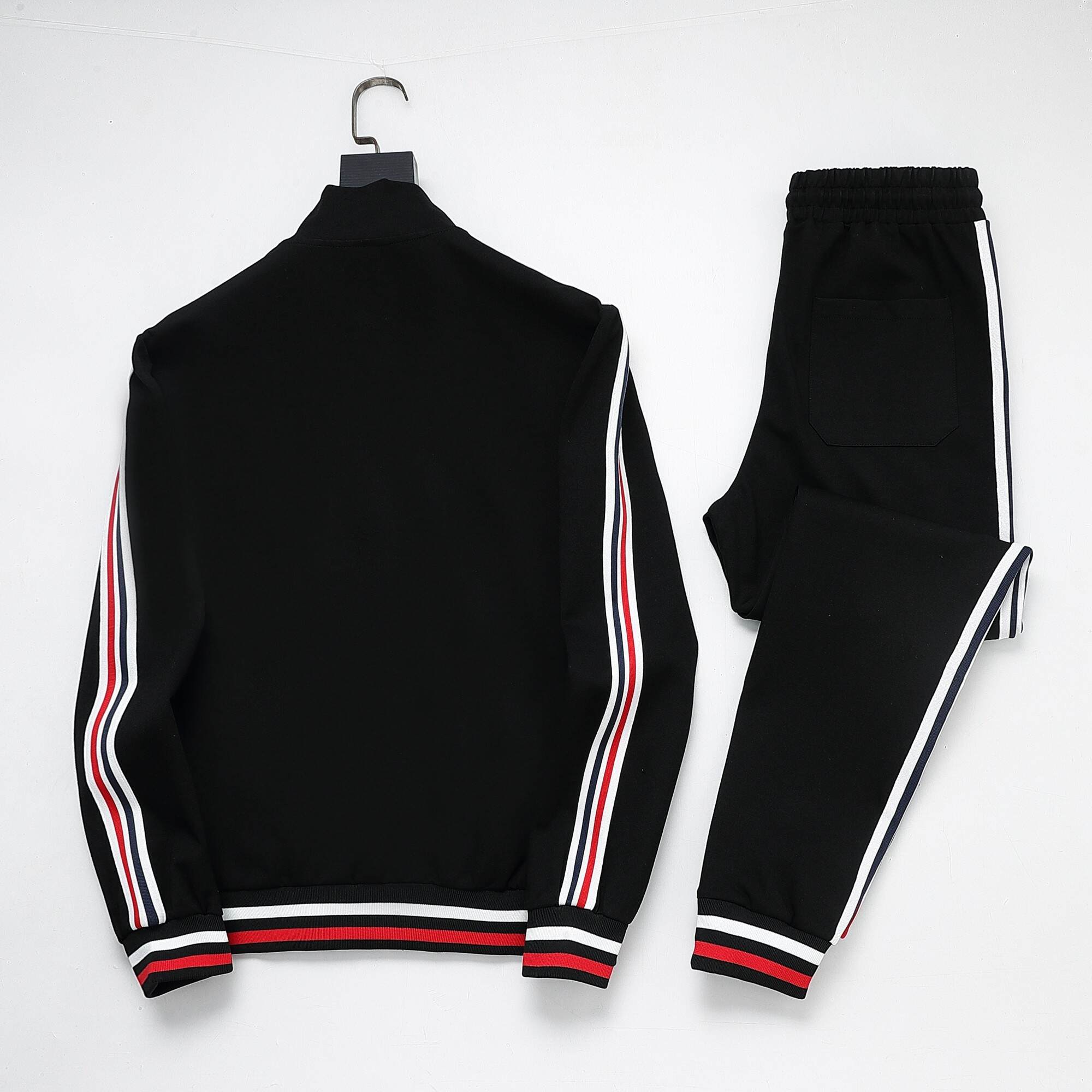 【MONCLER】モンクレール、【即日出荷】ご好評に付き再入荷！