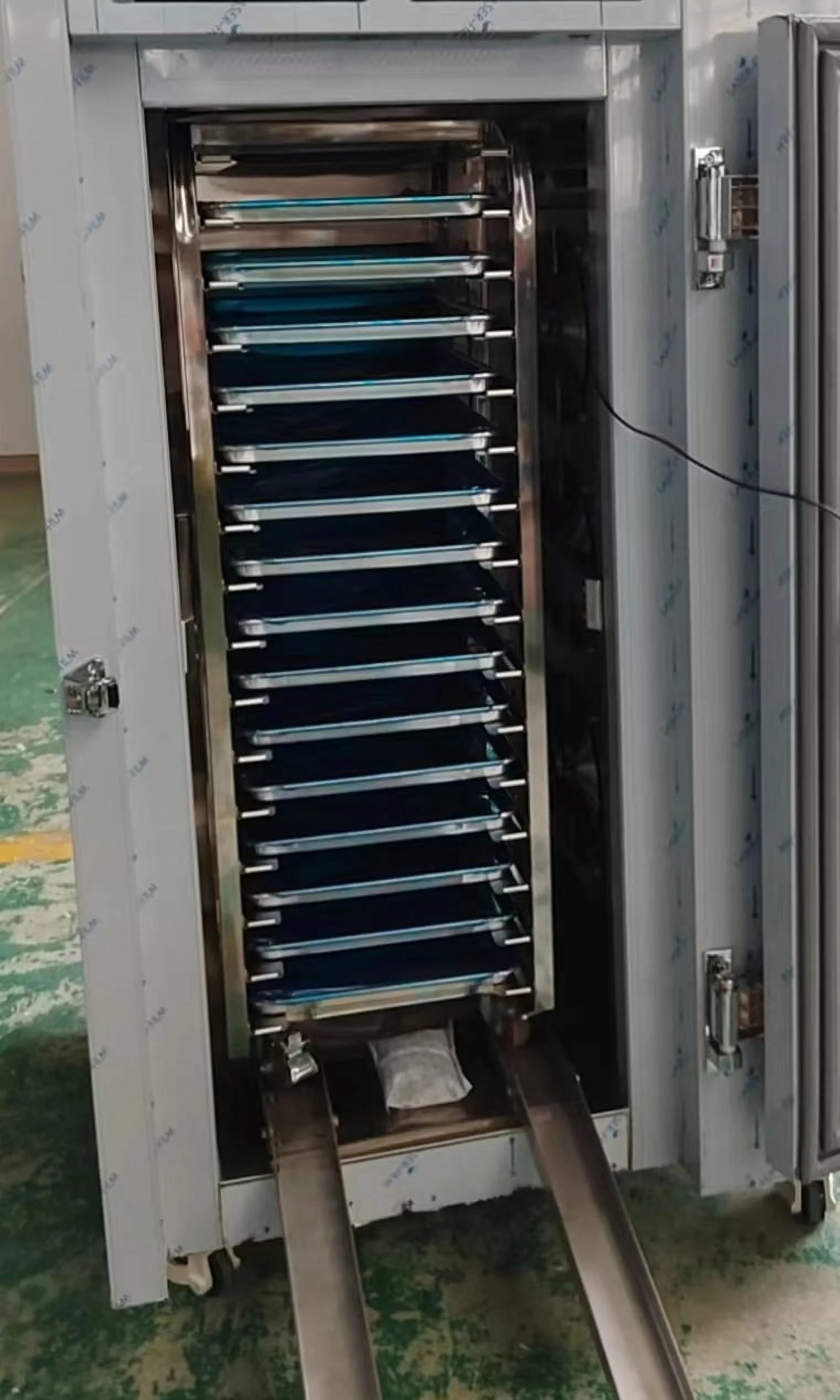Kolice Commercial Heavy Duty 15 Trays Blast Chiller with Trolley Cart, Chest Freezer, Restaurant Freezer Cabinets, Shock Freezing Blast Freezer - Lowest Temperature - 40F( - 40� - )