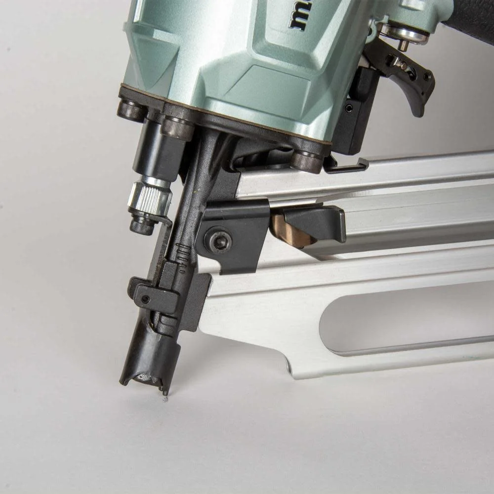 Metabo HPT Framing Nailer | High Grade Aluminum Magazine | Tool - Less Depth Adjustment | Pneumatic | Framing Nails 2 - Inch to 3 - 1/4 - Inch | Rafter Hook | NR83A5(Y)