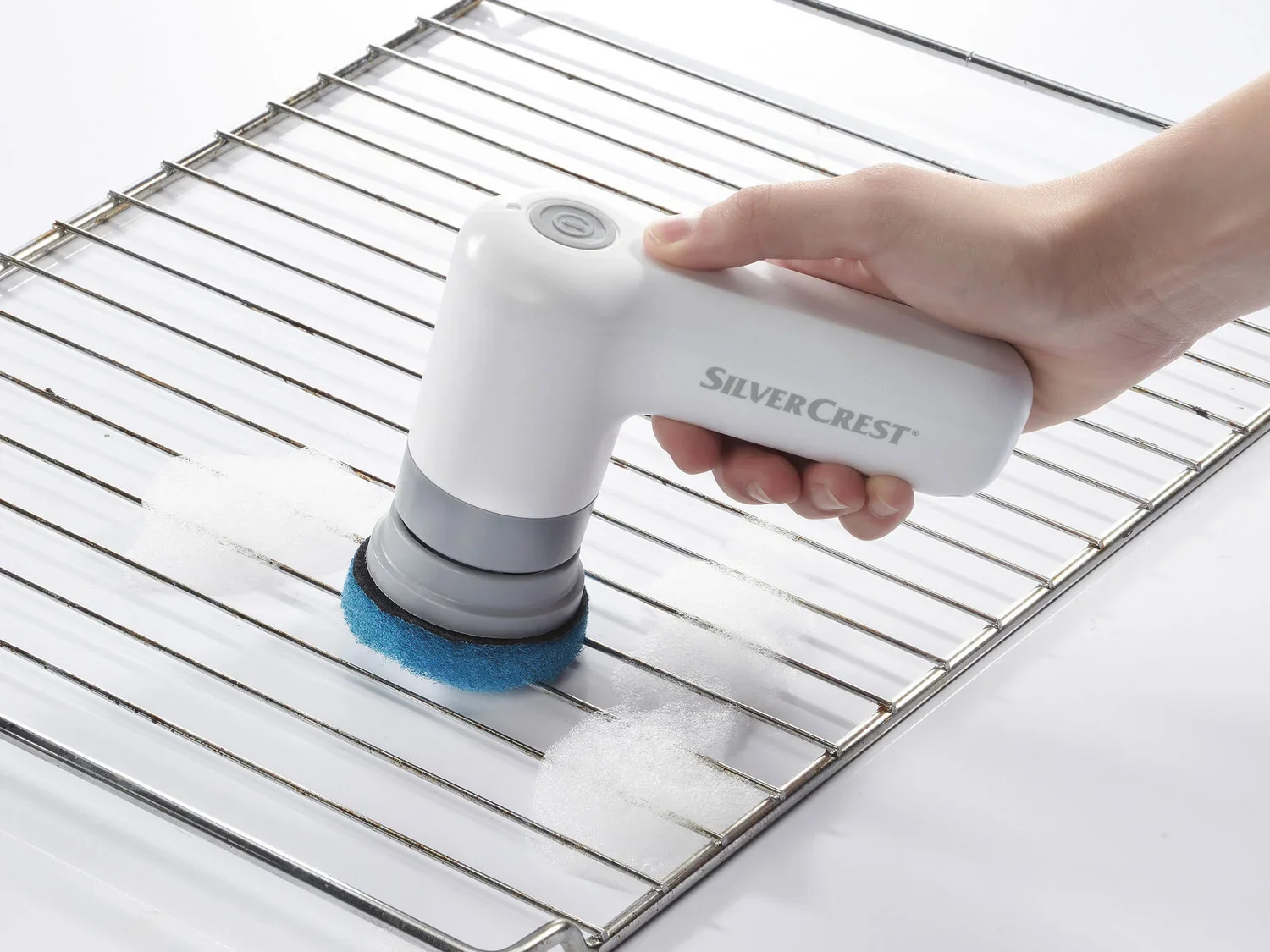 SILVERCREST Brosse de nettoyage lectrique SRB 4 A1, avec 4 embouts