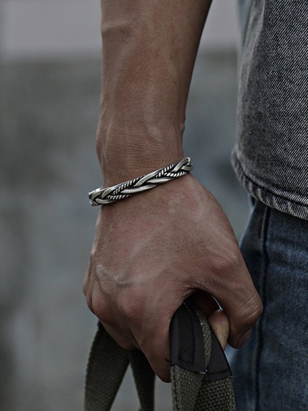 Bracelet rétro à ouverture torsadée