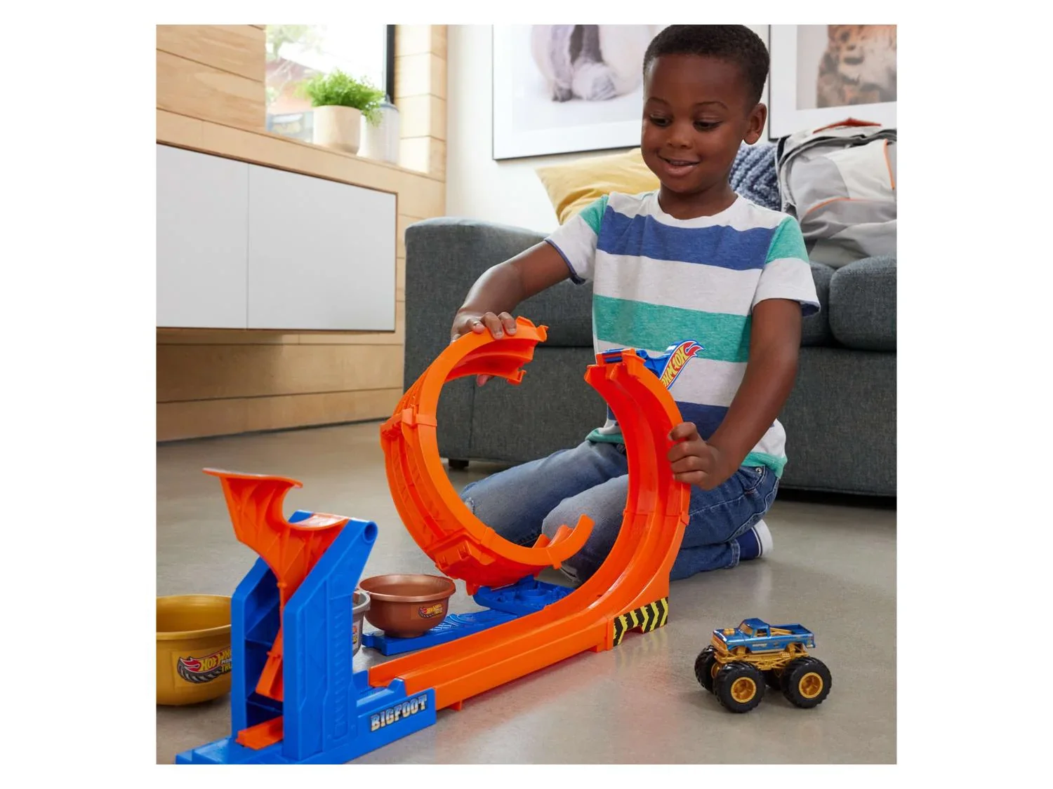 Hot Wheels Monster Trucks Loop & Flip