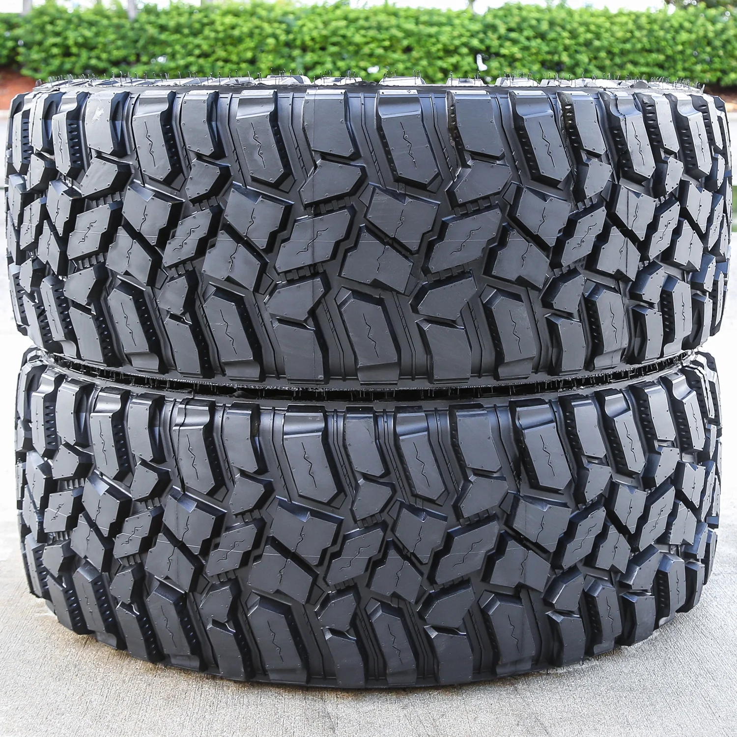Set of 4 Cooper Discoverer STT Pro 275/65R20 126/123Q E 10 Ply M/T Mud Light Truck Tires
