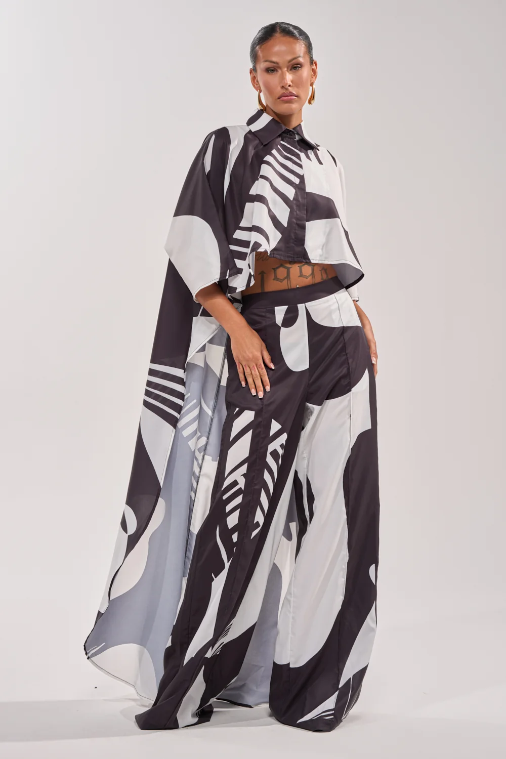 NOIR GODDESS COLLARED CAPE TOP - Akira Store