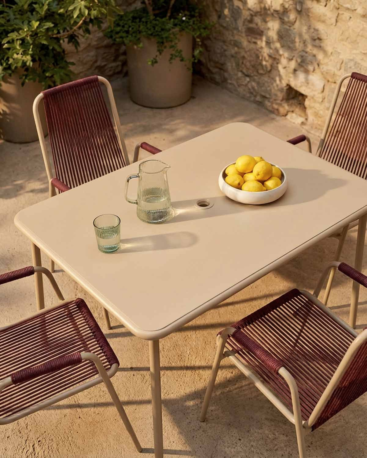 Mijail - Mesa de Exterior Rectangular de Metal (130x78 cm) Mijail
