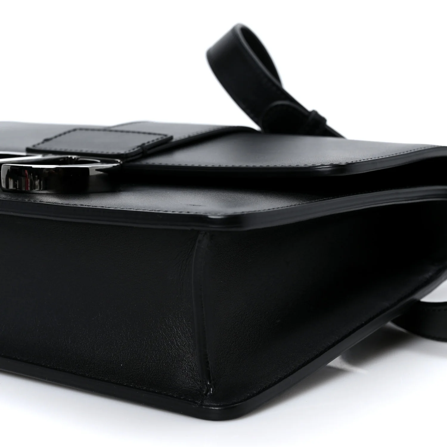Box Calfskin 30 Montaigne Flap Bag Black
