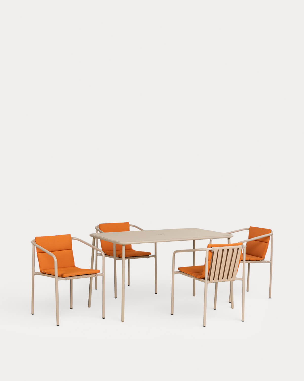Set Mijail - Vinke - Set de Mesa Rectangular (130x80 cm) Mijail y 4 Sillas con Resposabrazos de Metal Vinke de Exterior