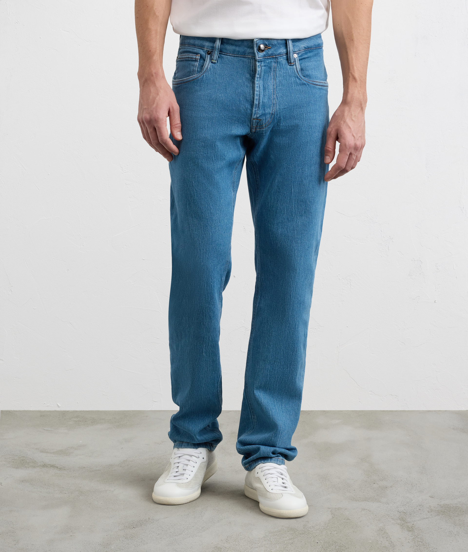 BLUE BLEACHED DENIM IN COTTON VISCOSE POLYESTER AND ELASTANE WITH LOGO EMBOSSED ON BACK IN BLUE LEATHER