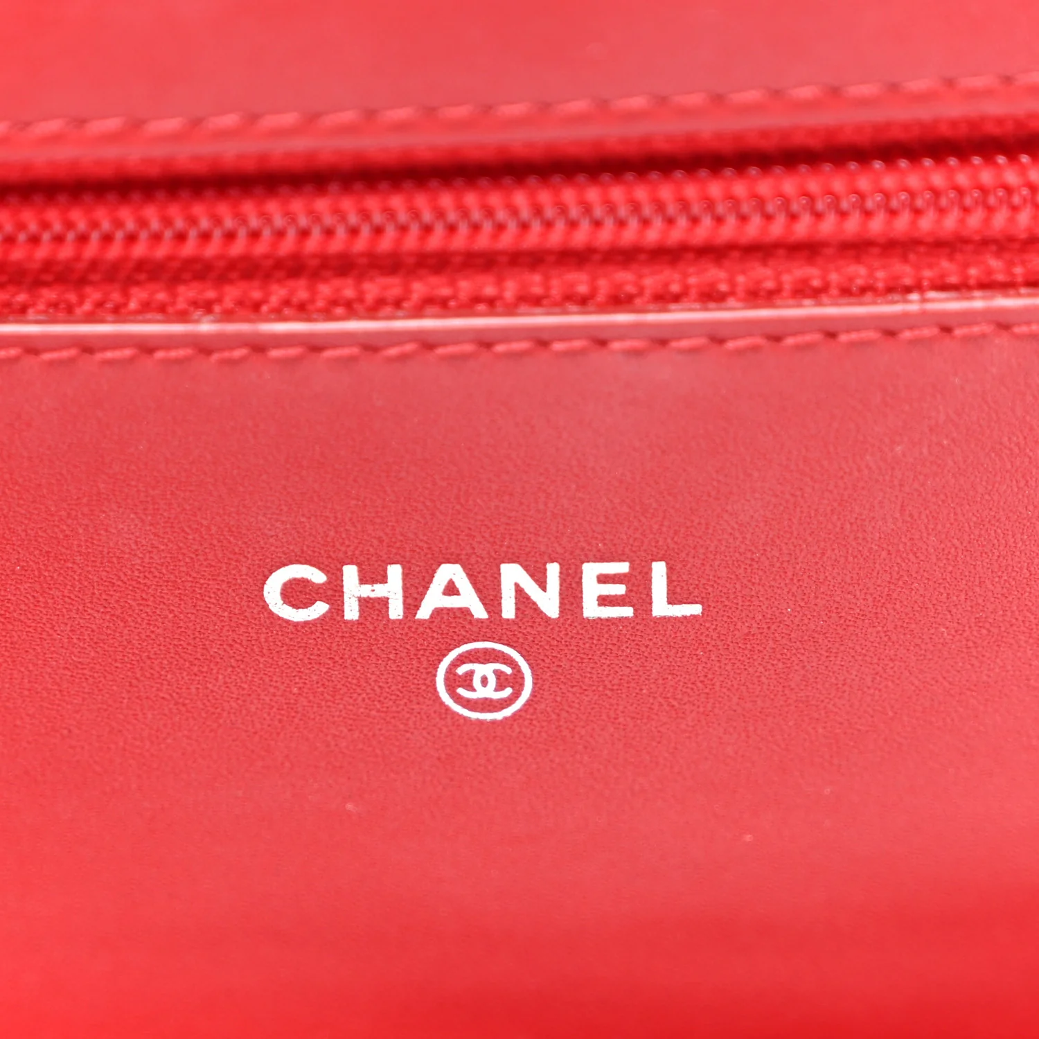 Patent Quilted Brilliant Wallet On Chain WOC Red