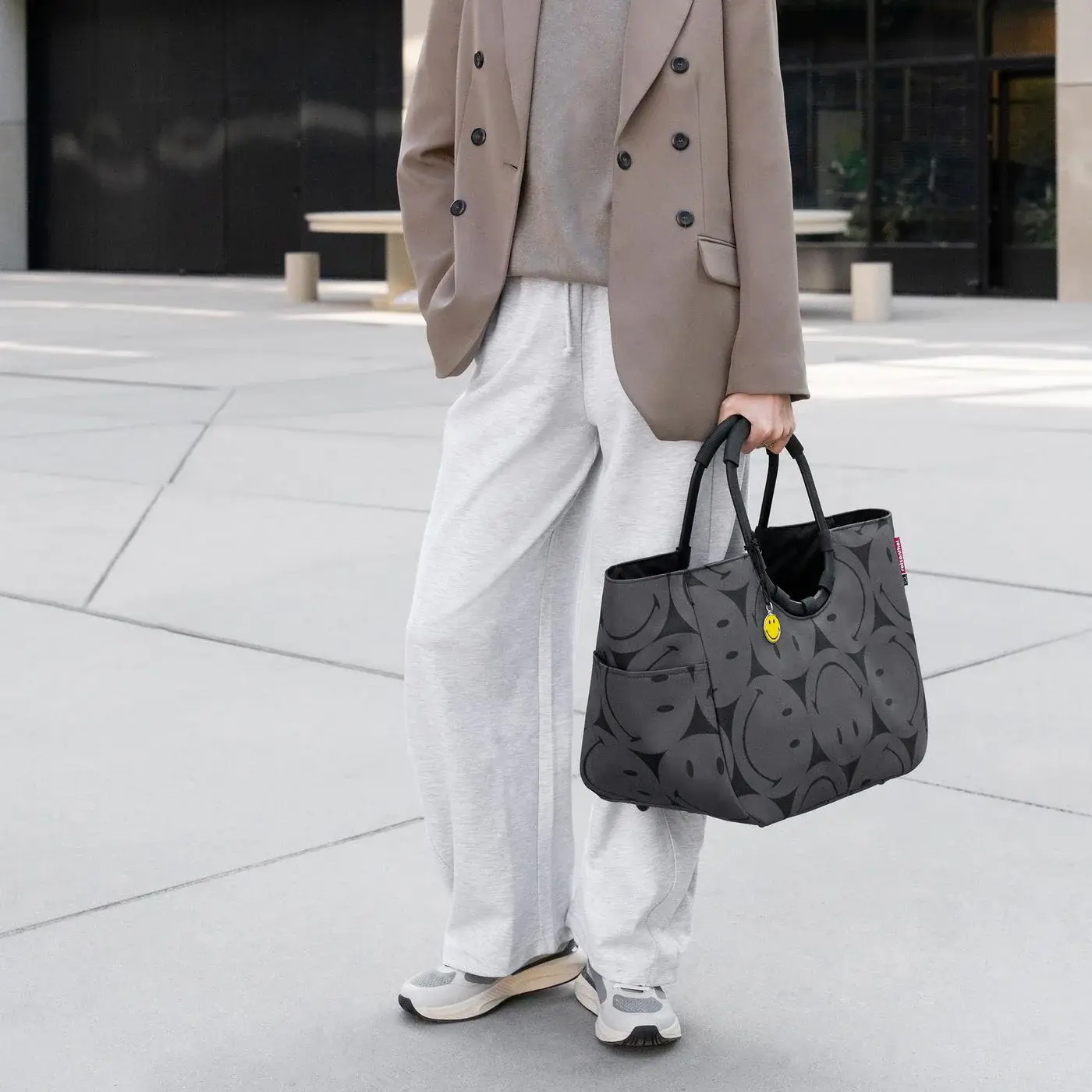 loopshopper L smiley grey