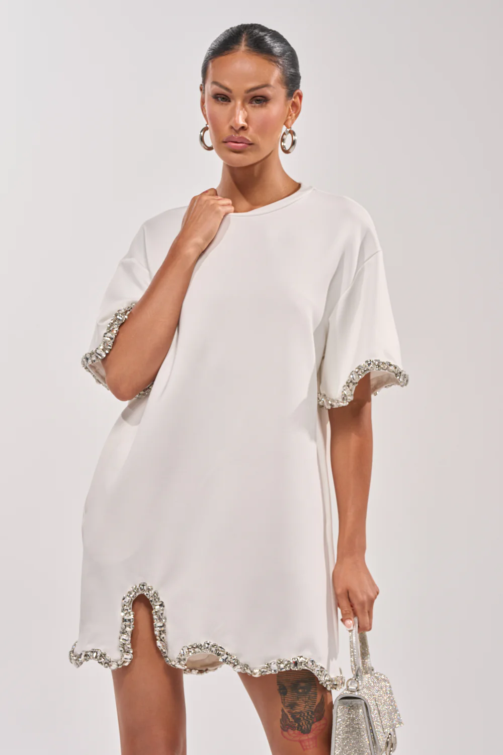 COOL GIRL EMBELLISHED TEE SHIRT DRESS IN WHITE - Akira Store