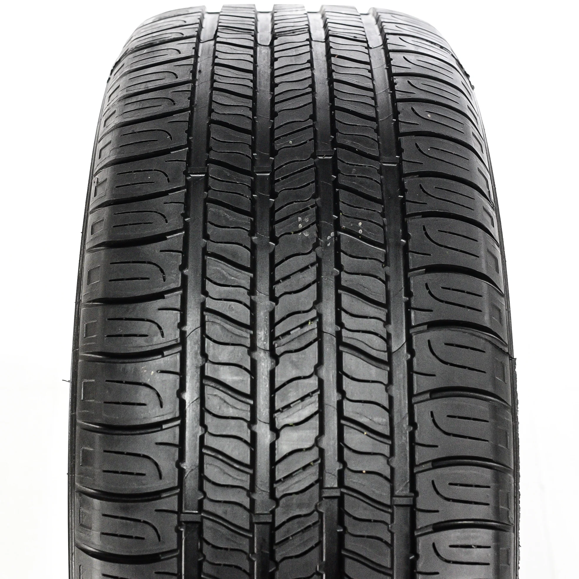 Set of 4 Goodyear Assurance All - Season 225/55R17 97T a/S Tires