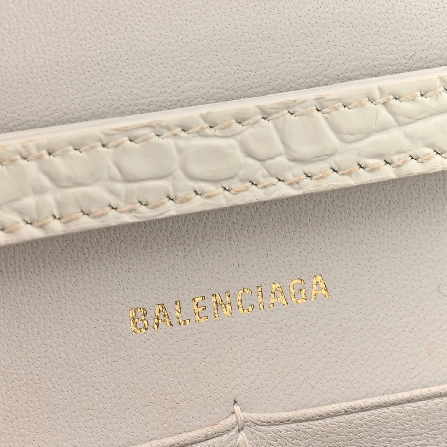 Shiny Calfskin Crocodile Embossed Hourglass Chain Bag White