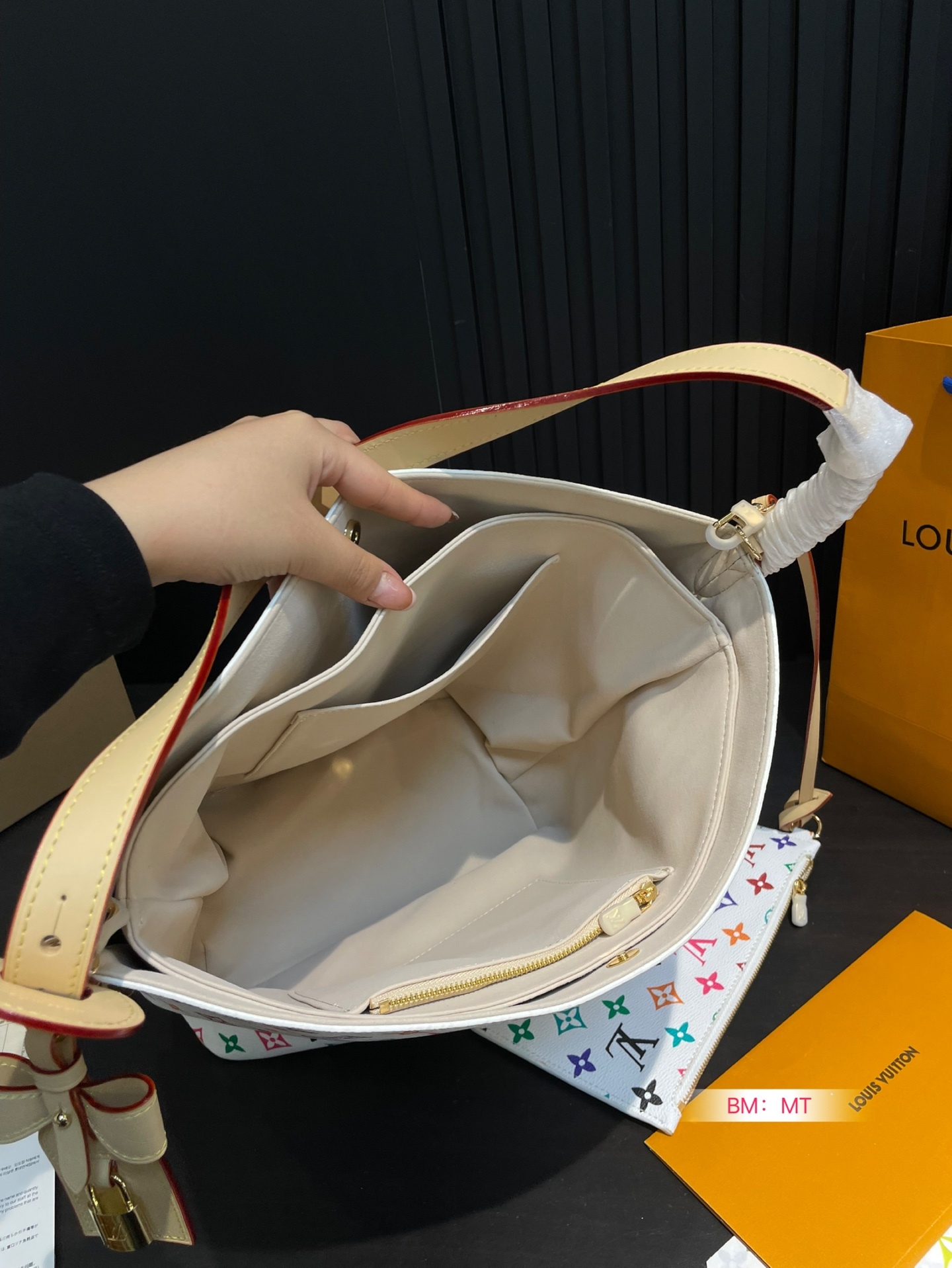Louis new arrival ALL IN BB hobo bag 002 size:26*30 cm