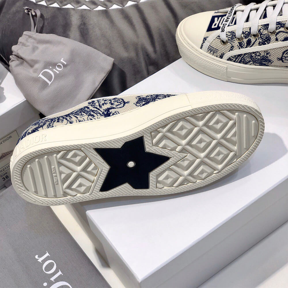 WALK N DIOR SNEAKER